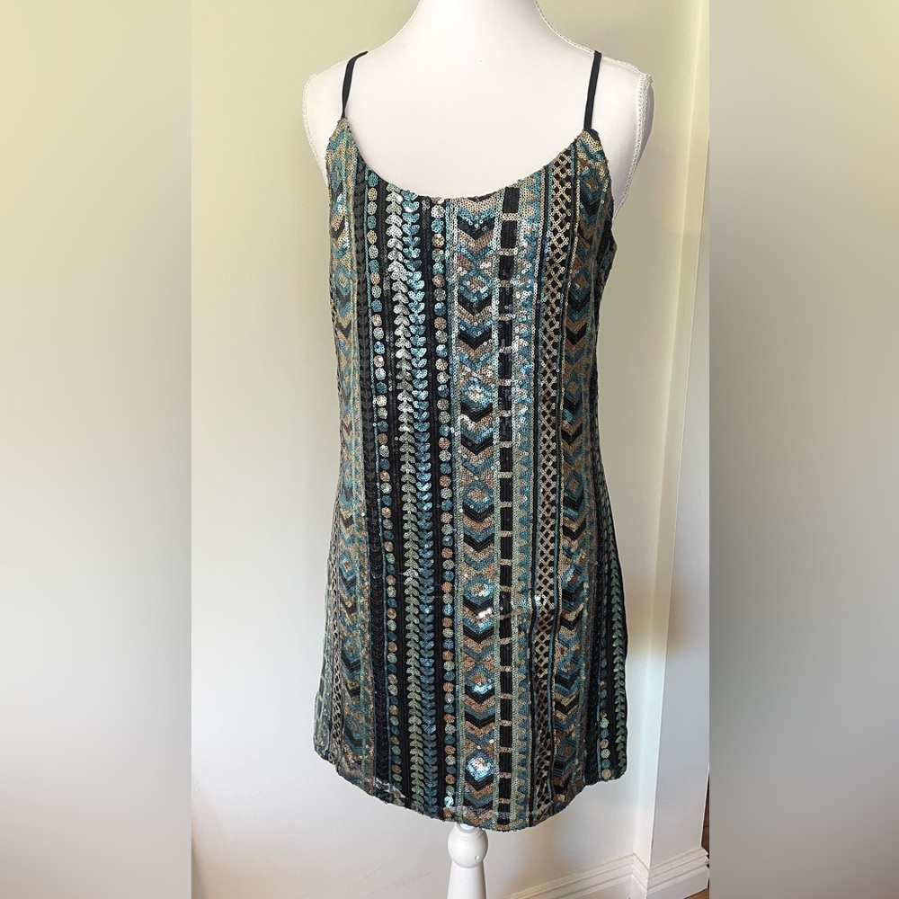 Sequin Patterned Sleeveless Dress
